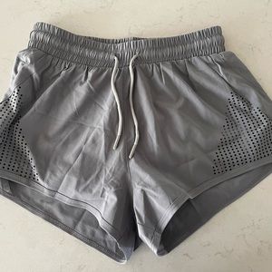 Halara Grey Mid Rise Side Pocket Drawstring Cut-Out 2-in-1 Shorts 3" NBW